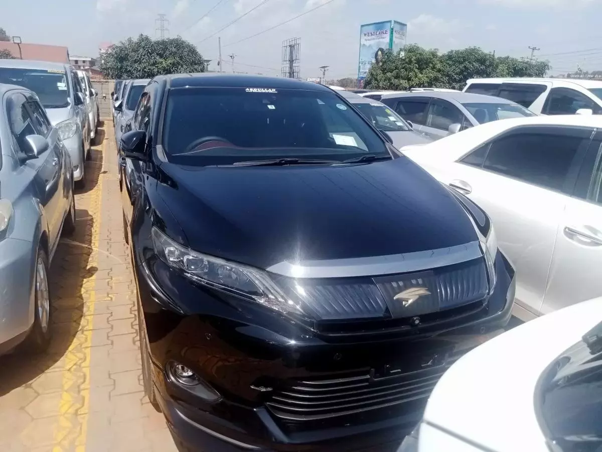 Toyota Harrier   - 2014