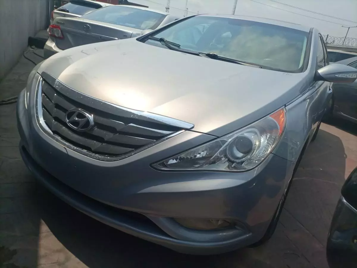 Hyundai Sonata - 2011