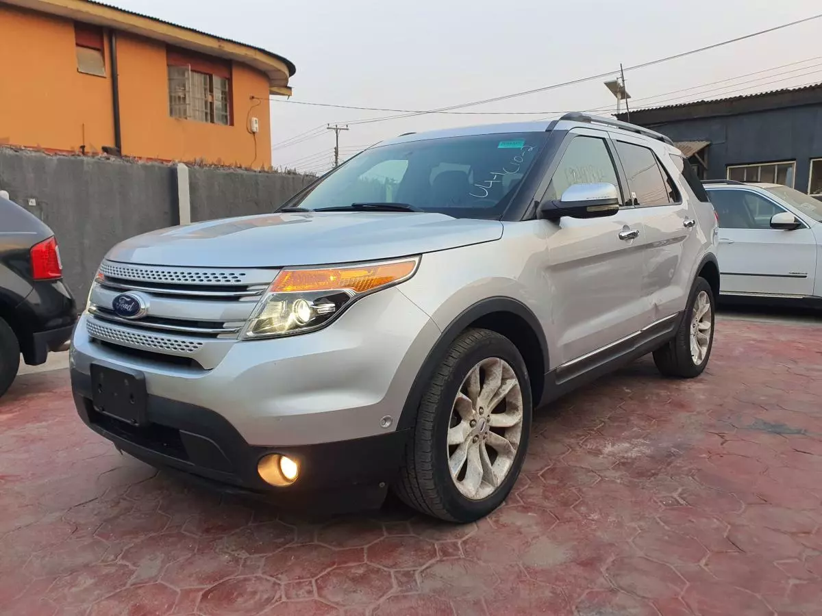 Ford Explorer   - 2012