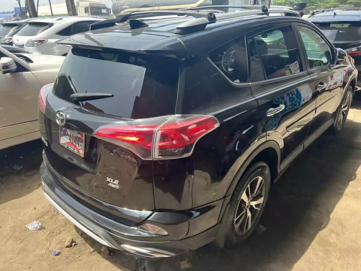 Toyota RAV 4   - 2016