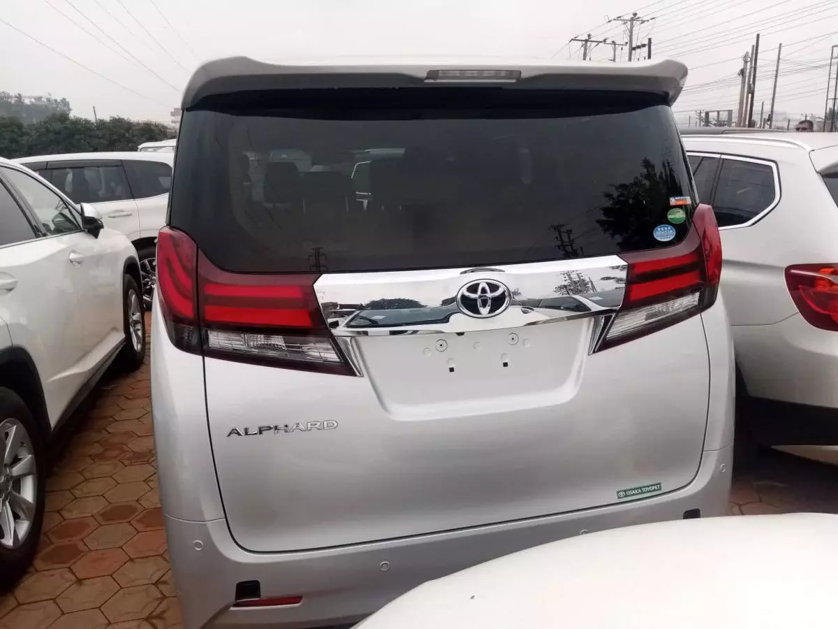 Toyota Alphard   - 2018