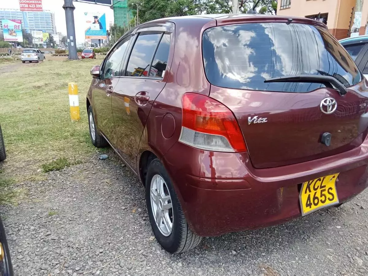 Toyota Vitz   - 2009