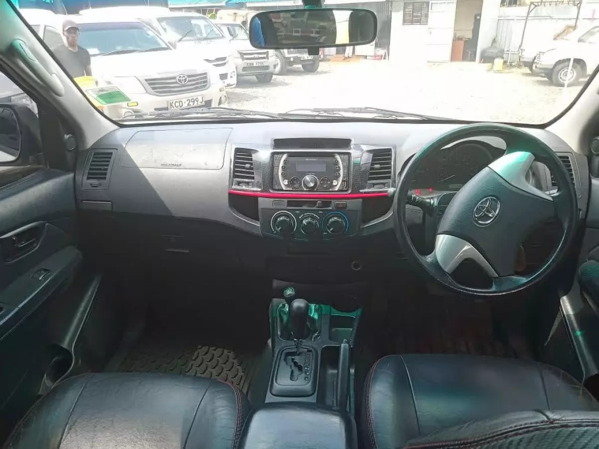 Toyota Hilux - 2015