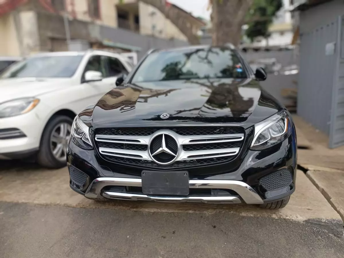 Mercedes-Benz GLC 300   - 2018