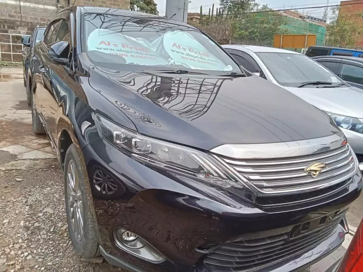 Toyota Harrier   - 2016