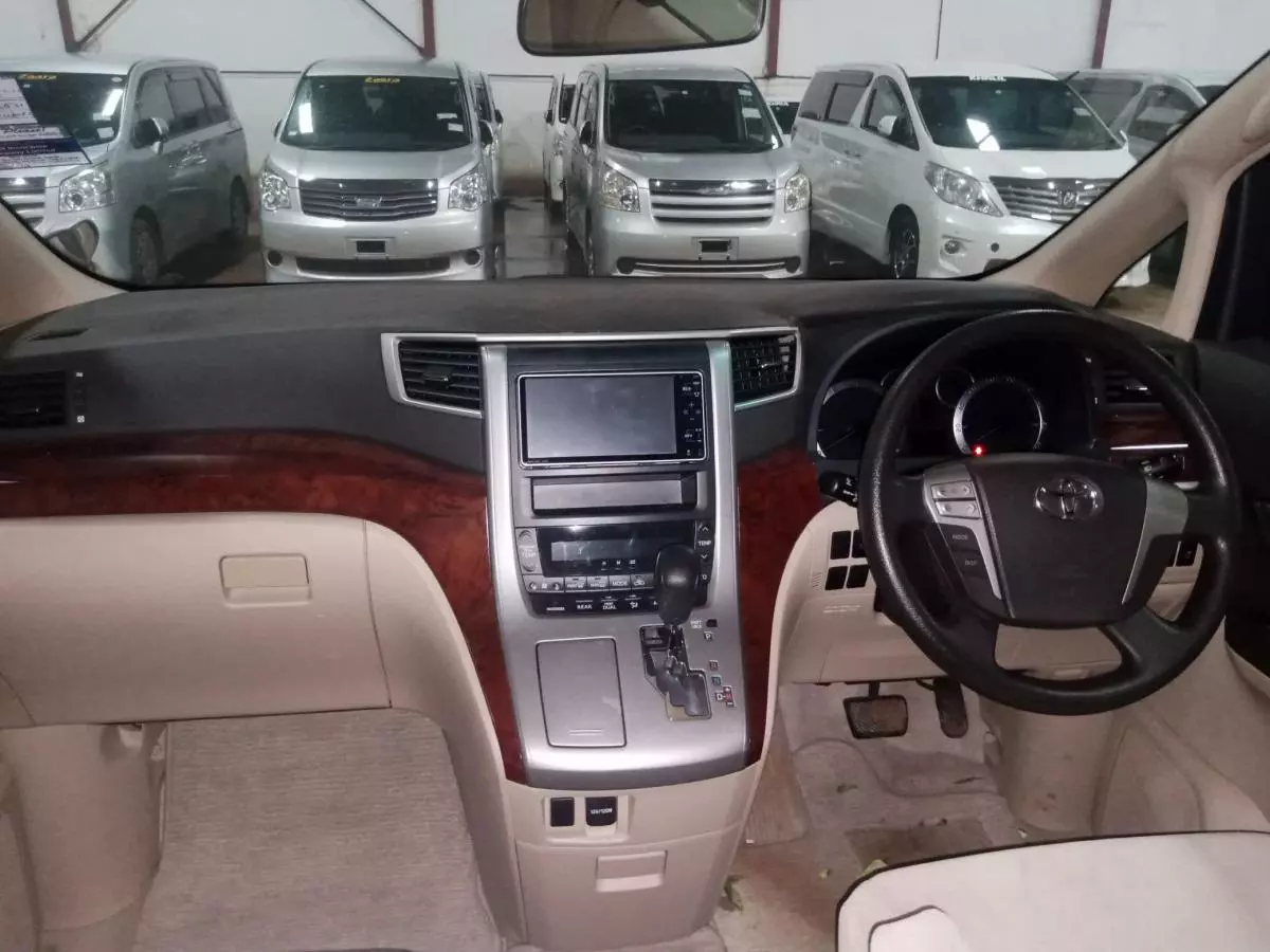 Toyota Alphard   - 2009