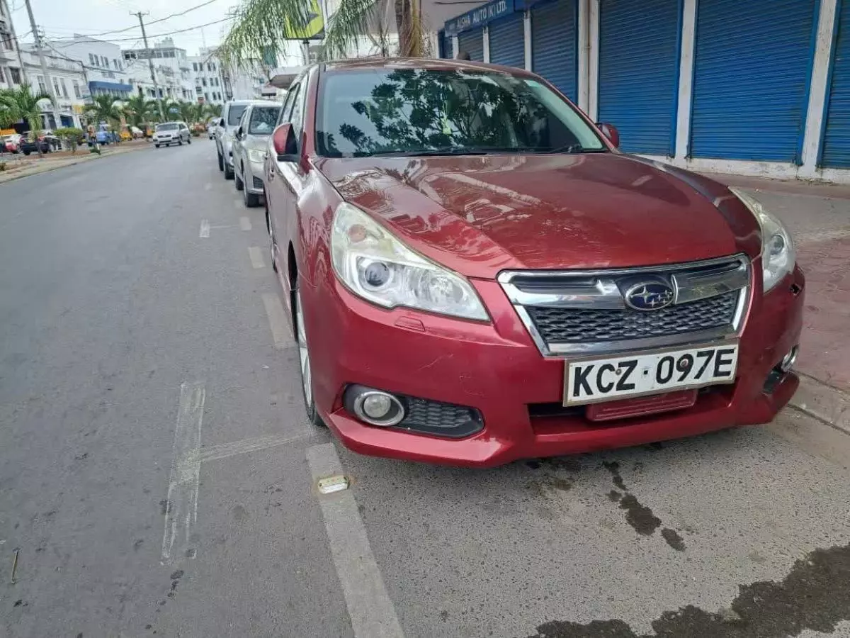 Subaru Legacy   - 2012