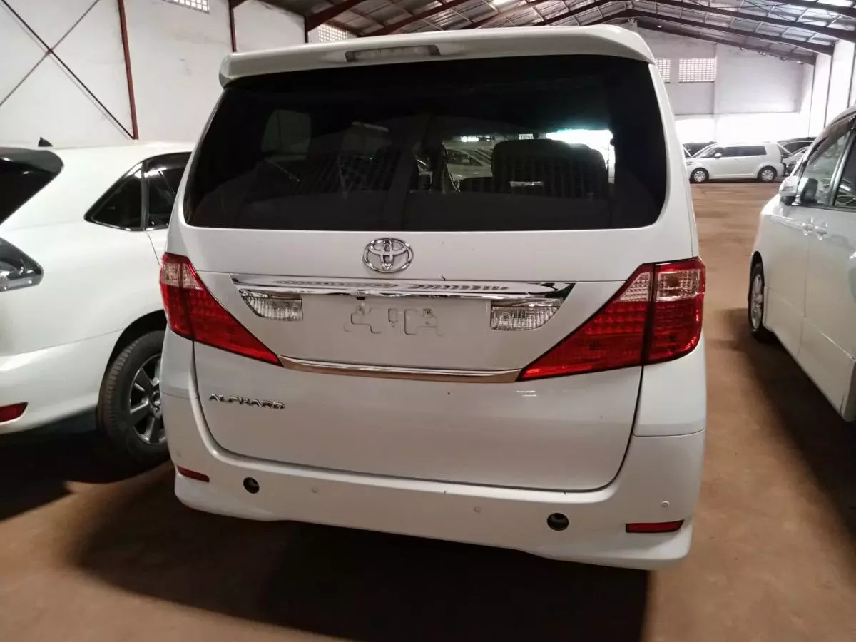 Toyota Alphard   - 2009