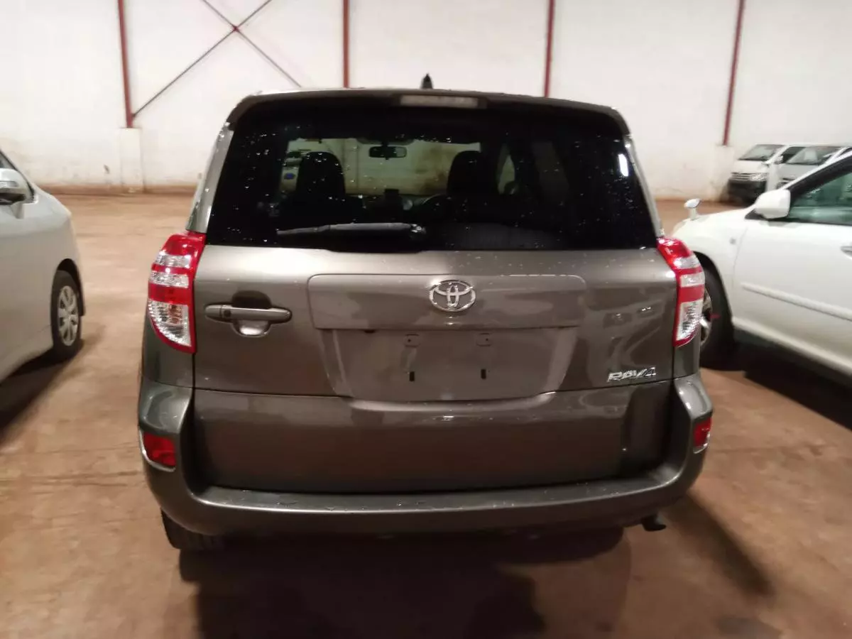 Toyota RAV 4   - 2010