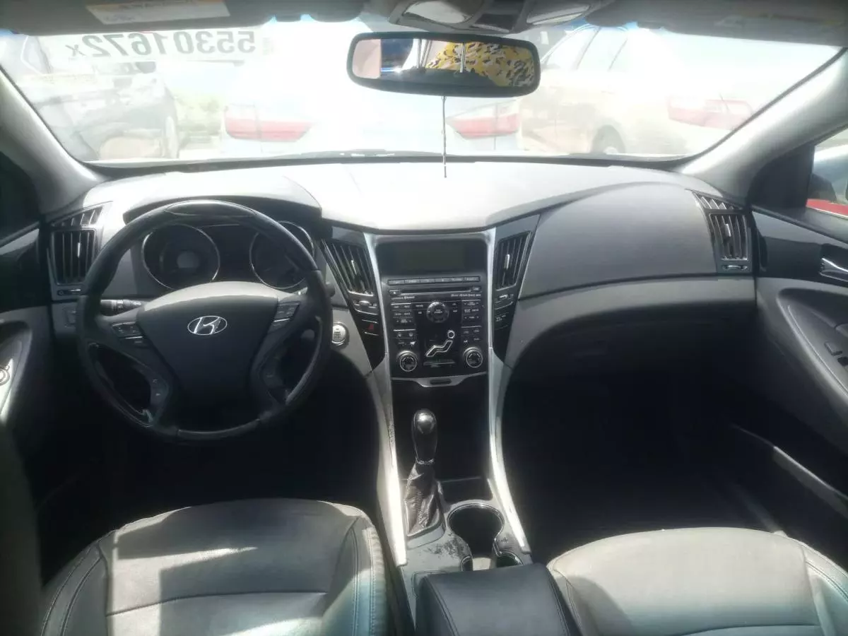 Hyundai Sonata - 2011