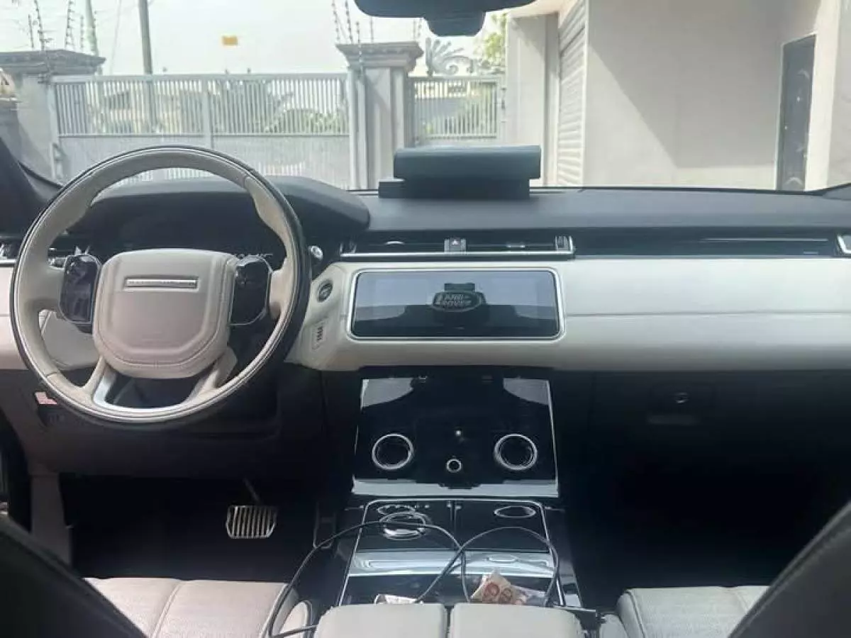 Land Rover Range Rover Velar   - 2019