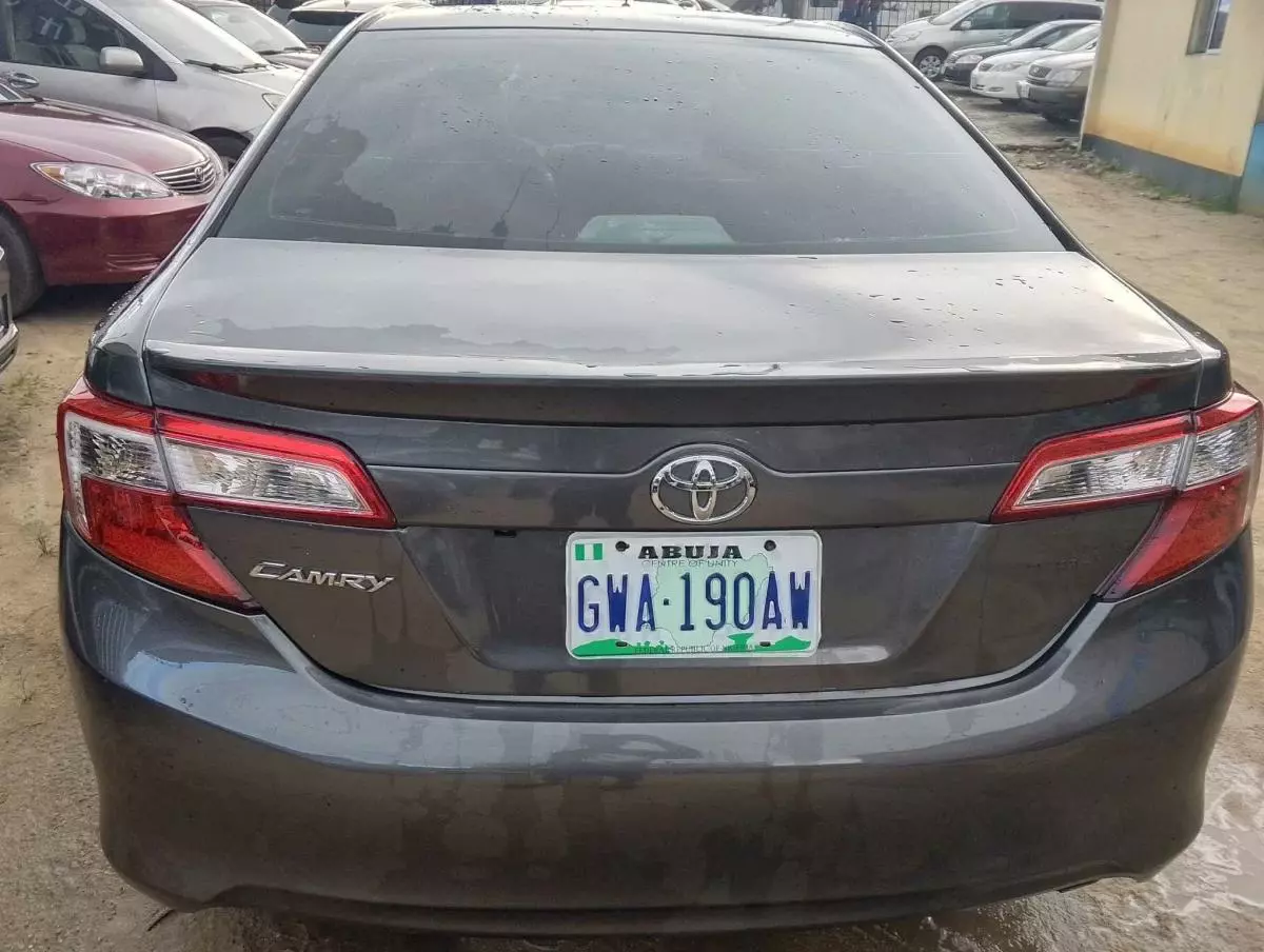 Toyota Camry   - 2012