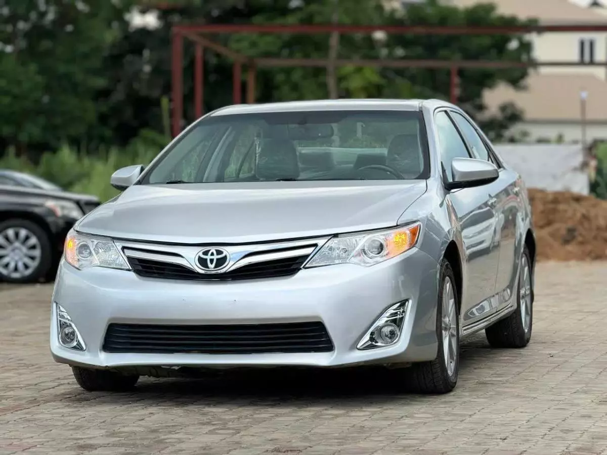 Toyota Camry   - 2014