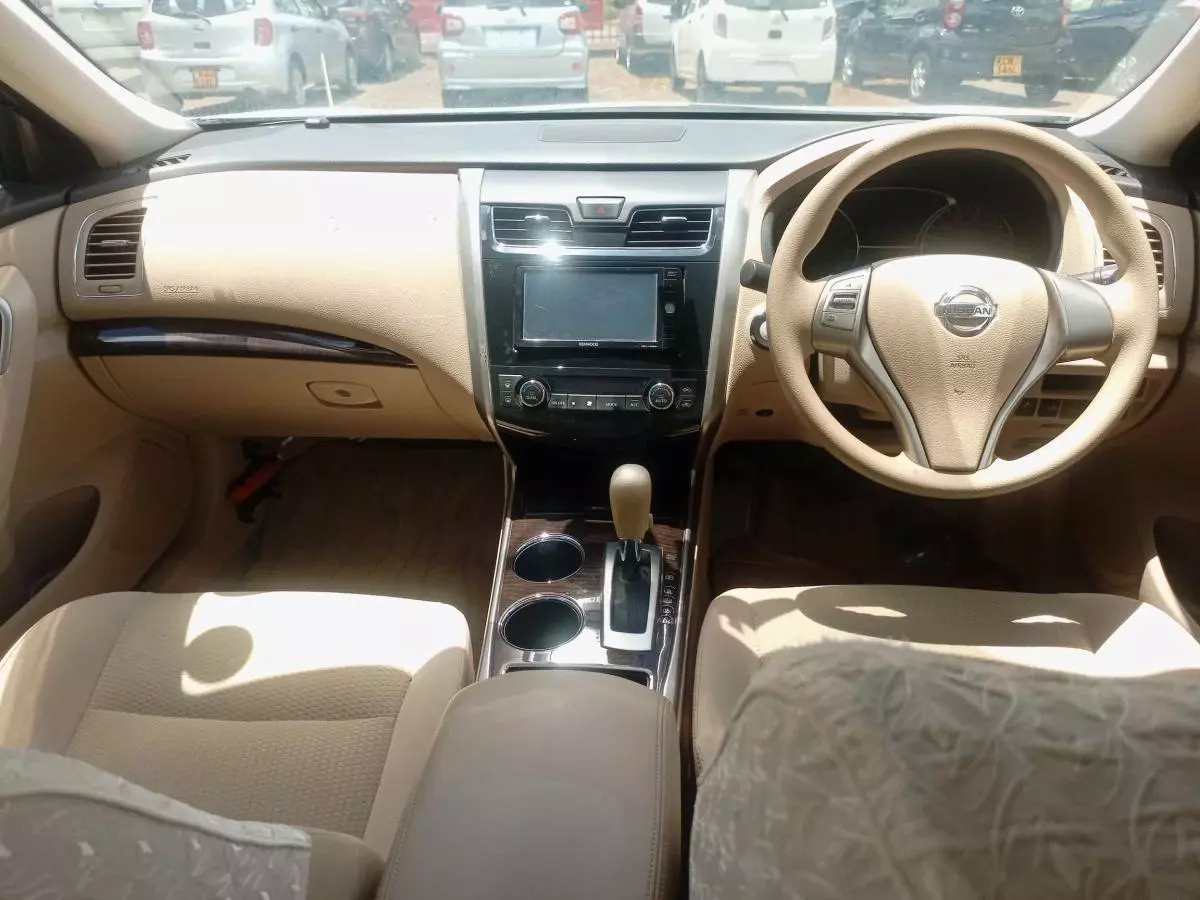 Nissan Teana   - 2015