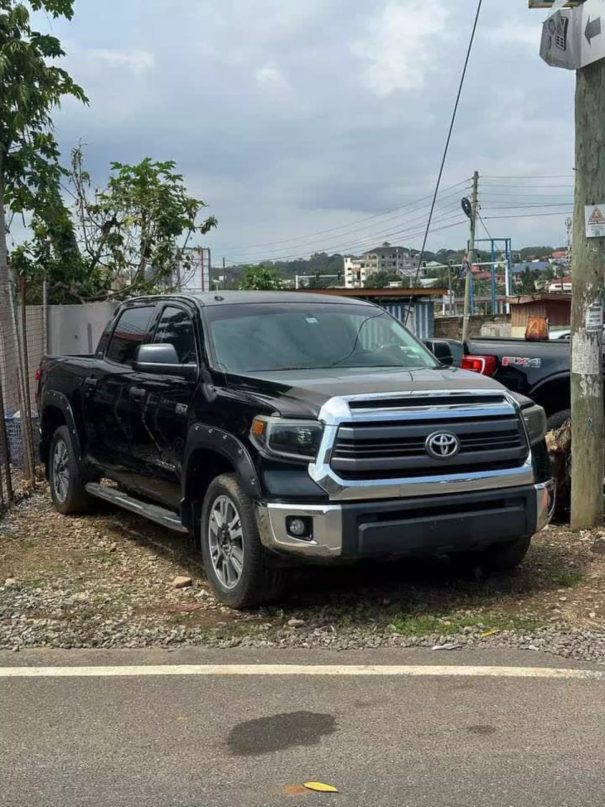 Toyota Tundra   - 2015