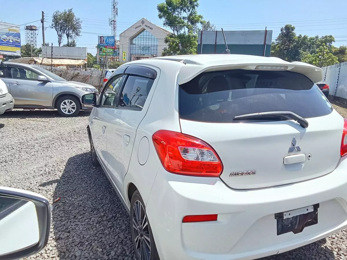 Mitsubishi Mirage   - 2016