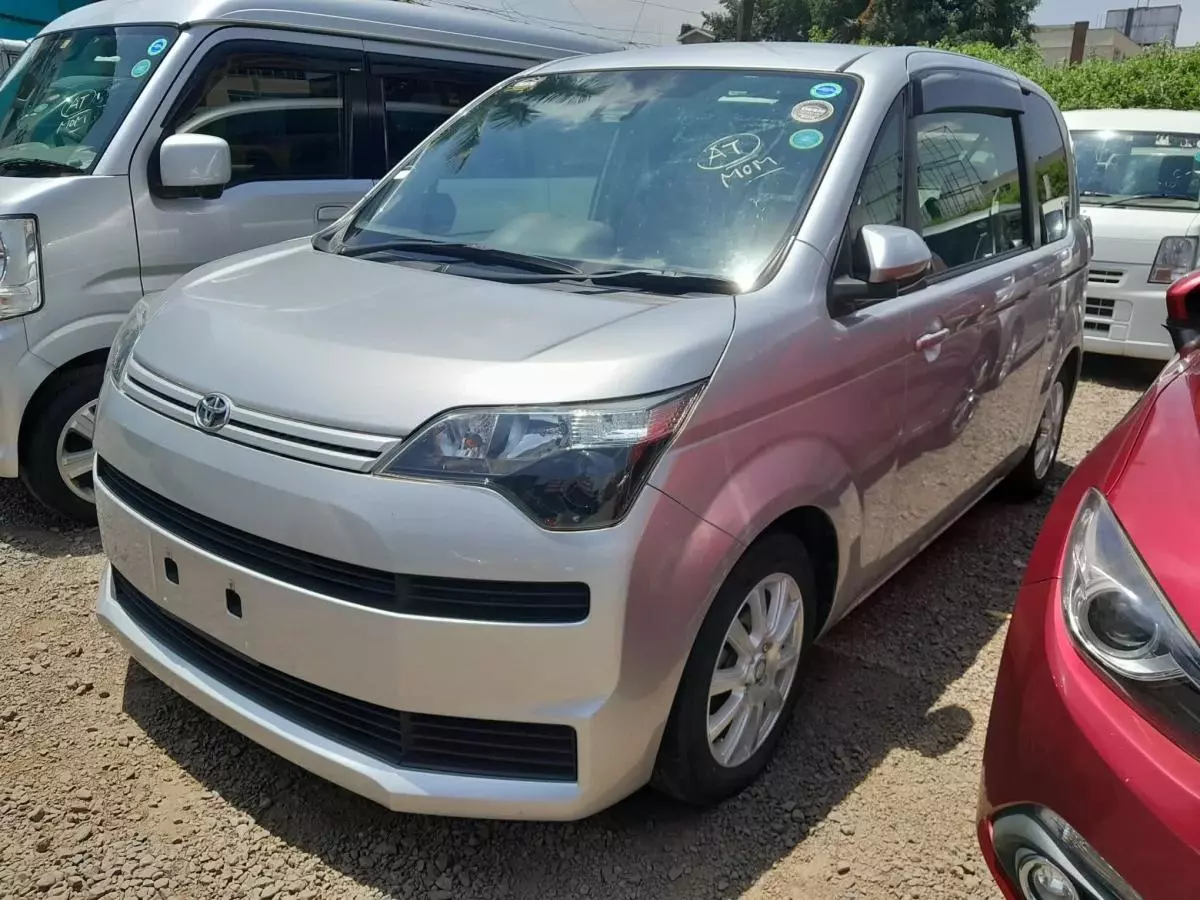 Toyota Spade  - 2016