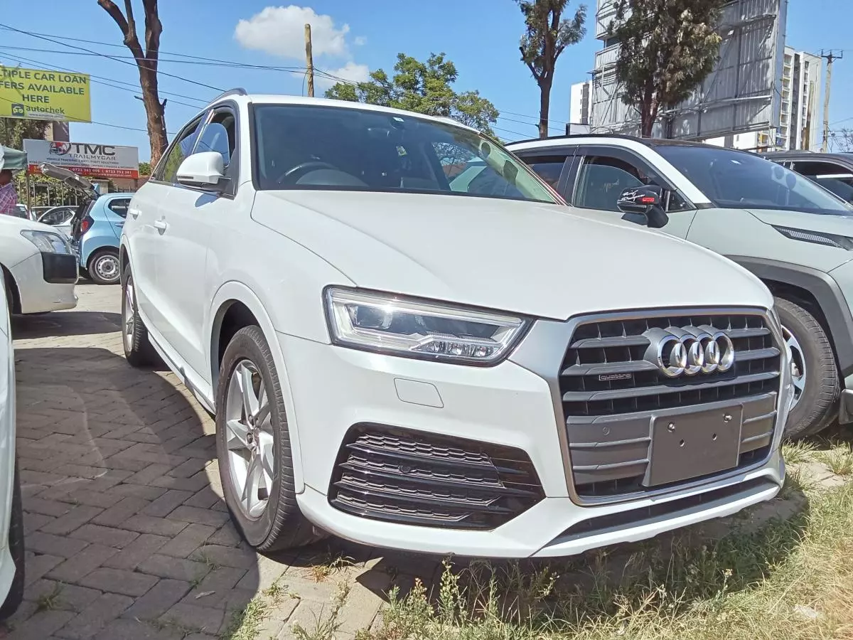 Audi Q3   - 2017