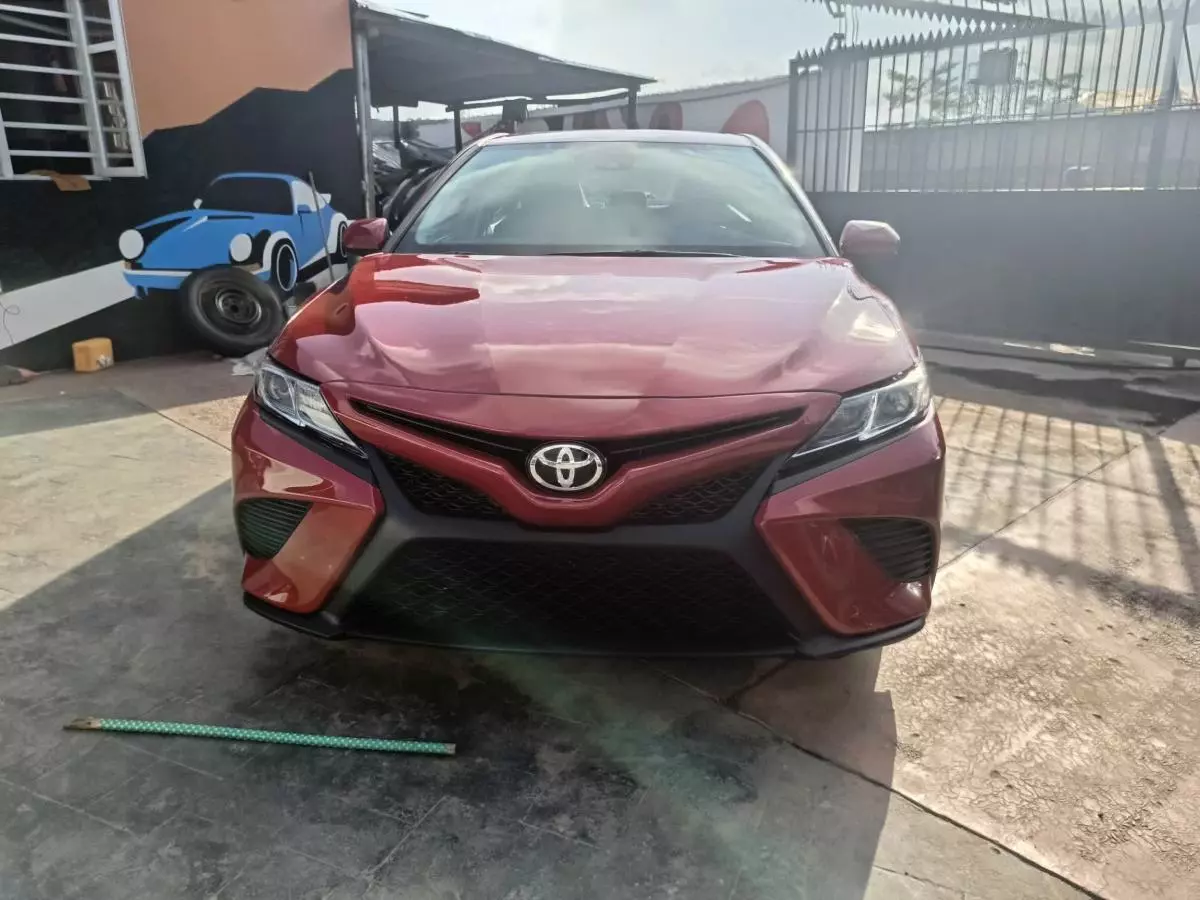 Toyota Camry   - 2020