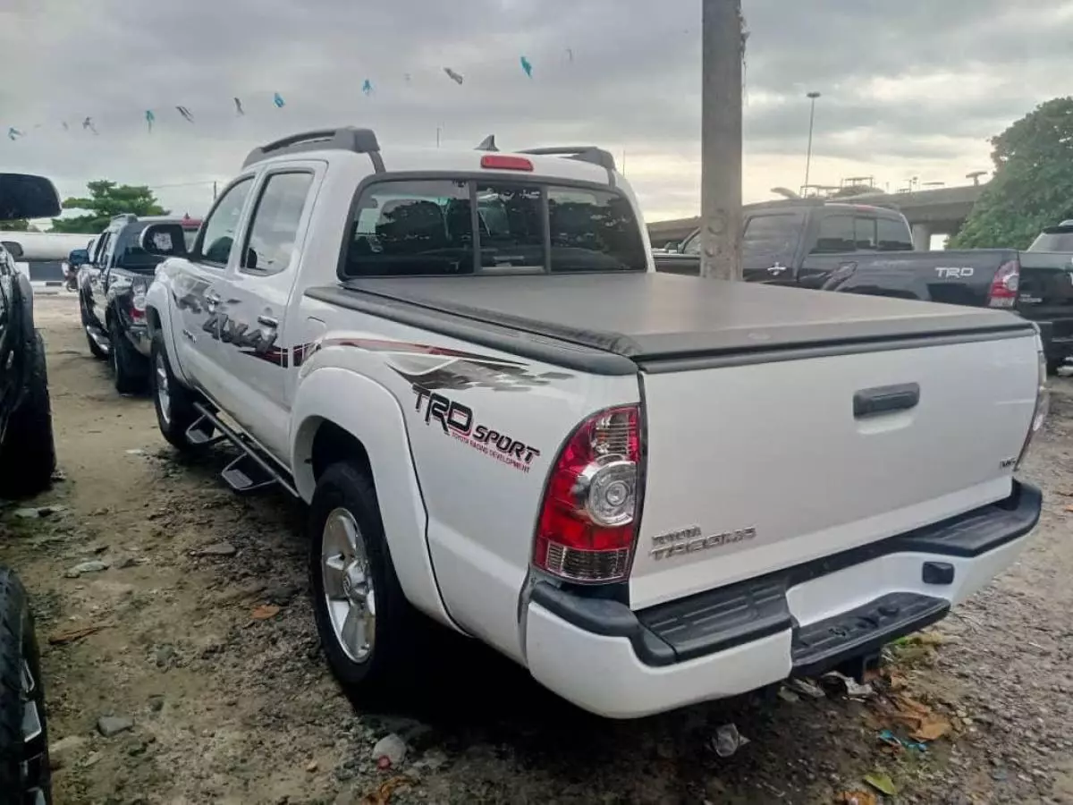 Toyota Tacoma   - 2015