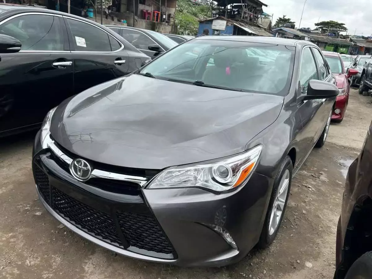 Toyota Camry   - 2017