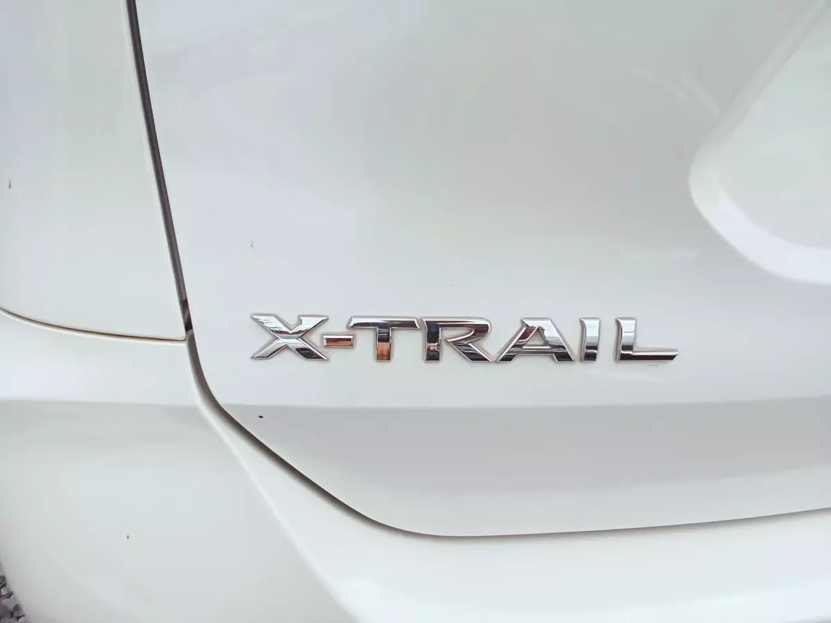 Nissan X-TRAIL   - 2017