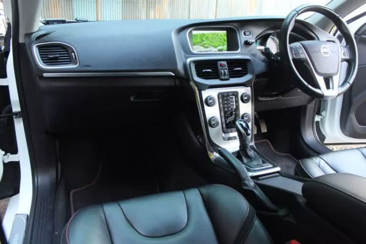 Volvo V40 - 2015