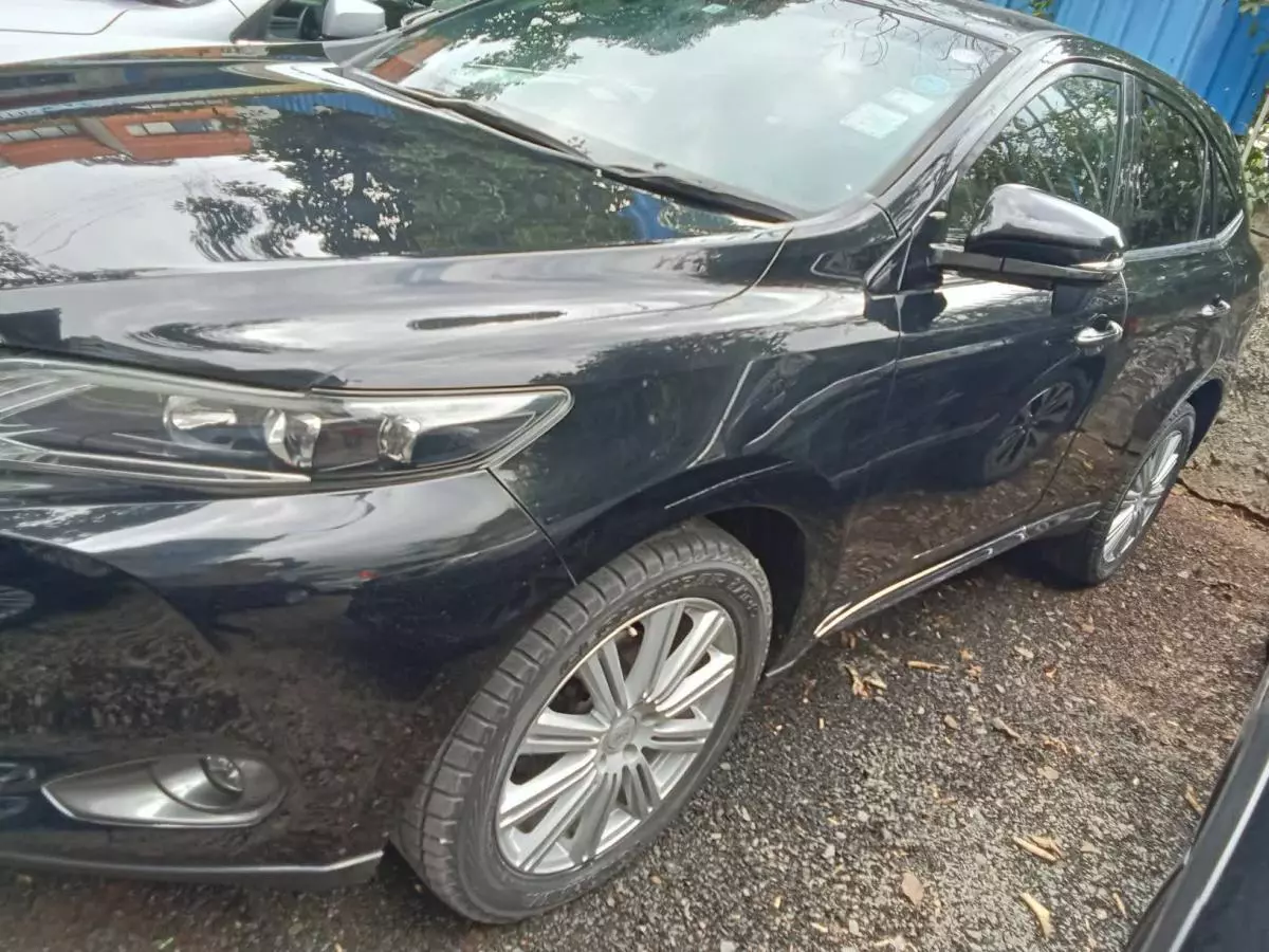 Toyota Harrier   - 2014