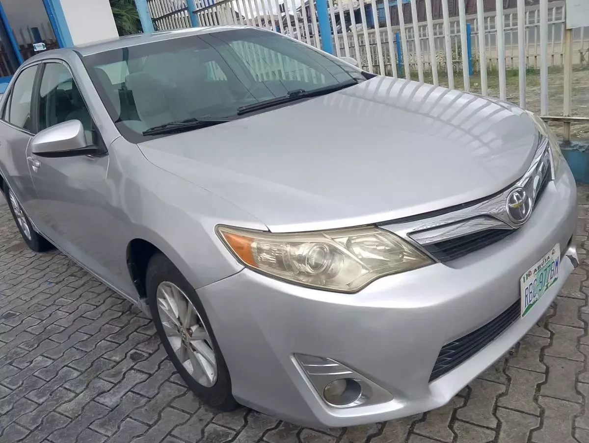 Toyota Camry   - 2013