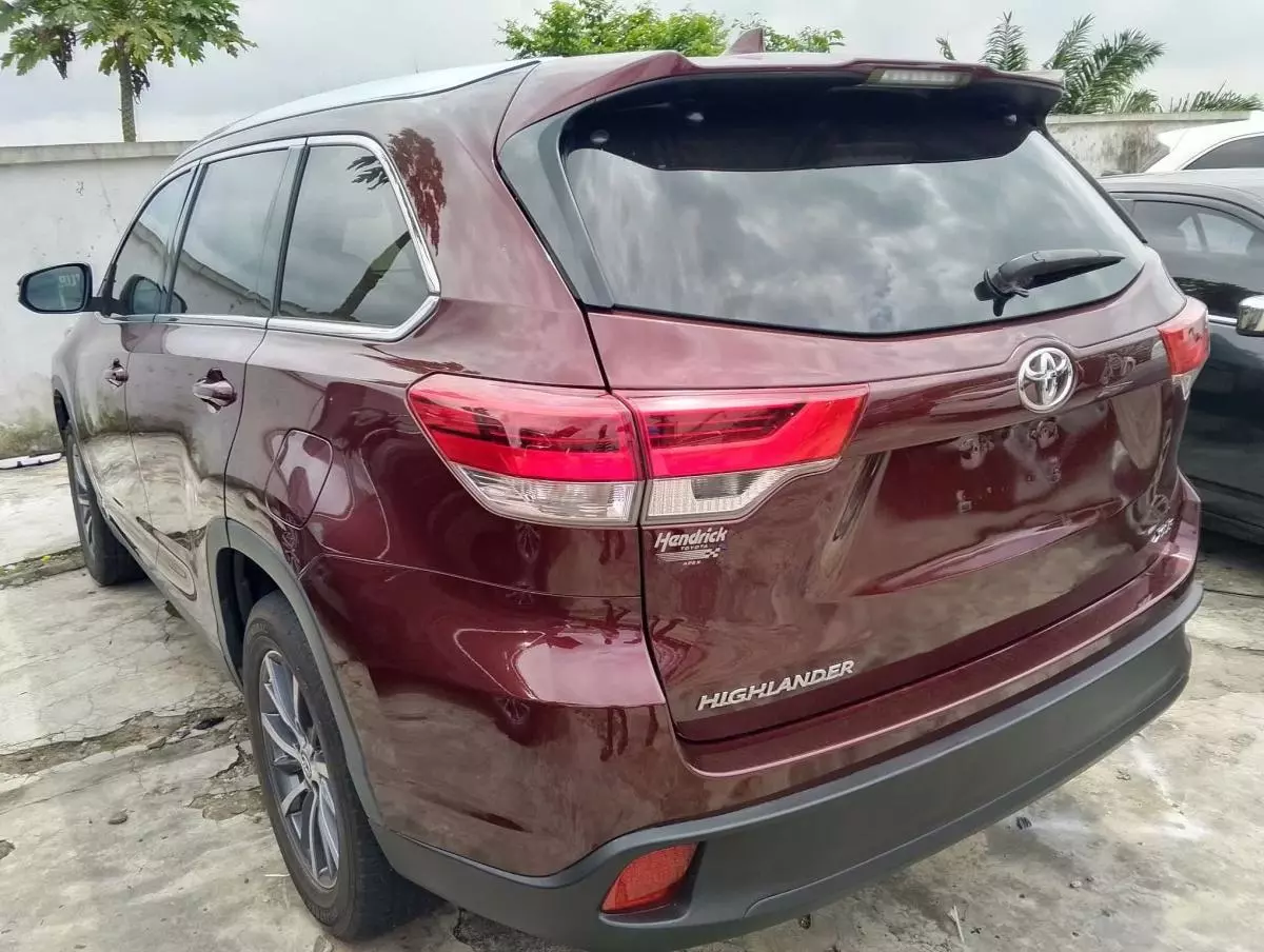 Toyota Highlander   - 2019