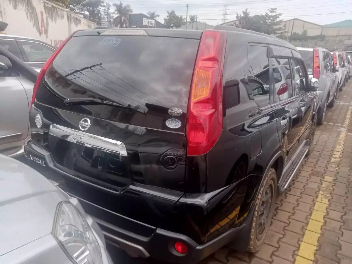 Nissan X-Trail   - 2011