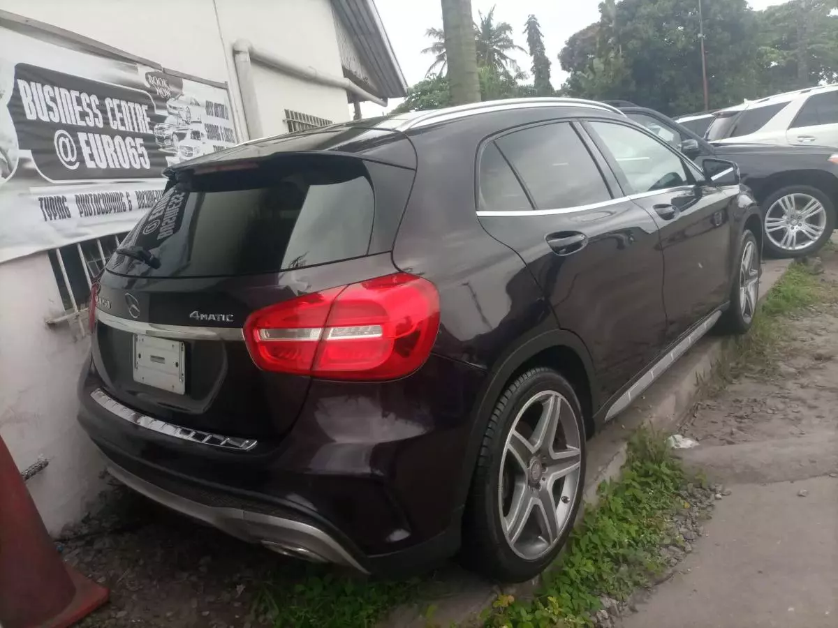 Mercedes-Benz GLC 300   - 2015