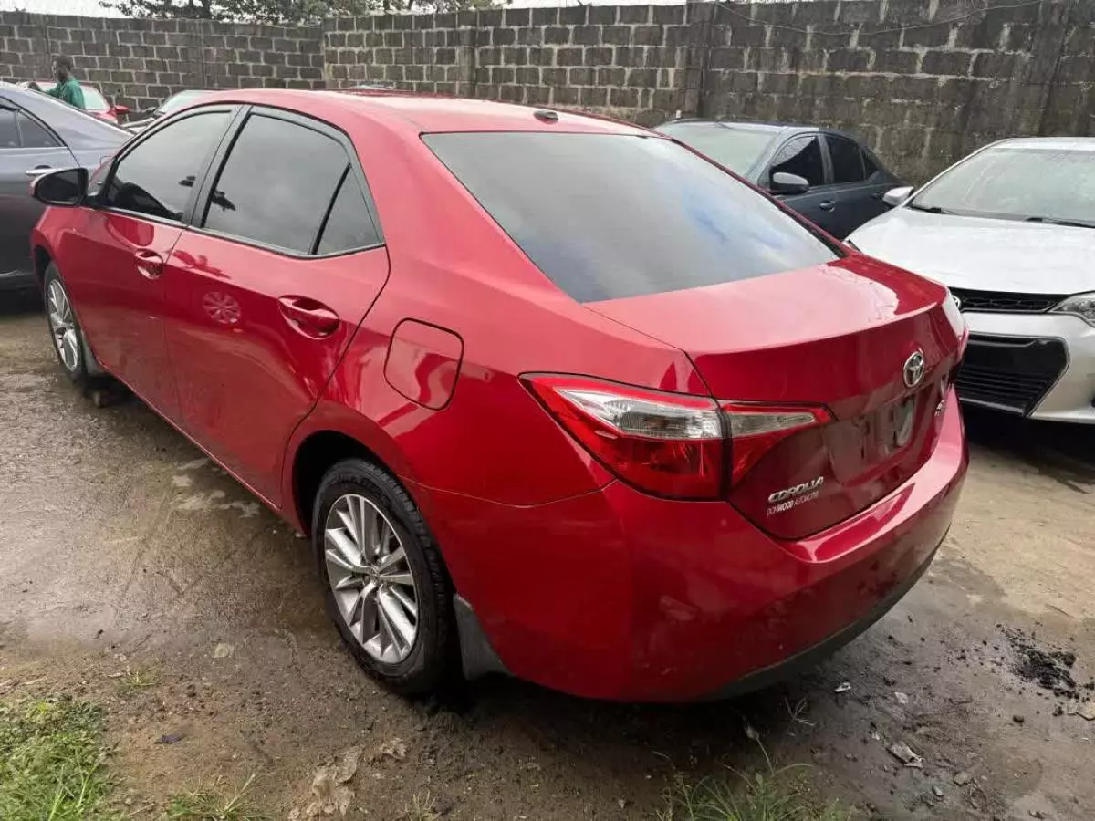 Toyota Corolla   - 2014