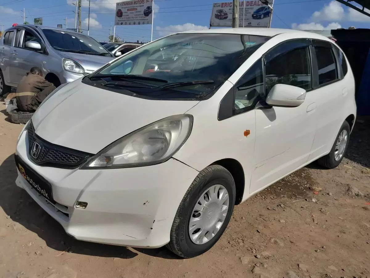 Honda Fit   - 2012