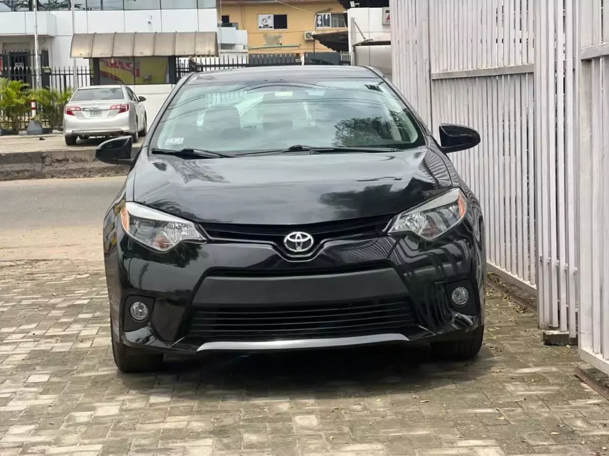 Toyota Corolla   - 2014