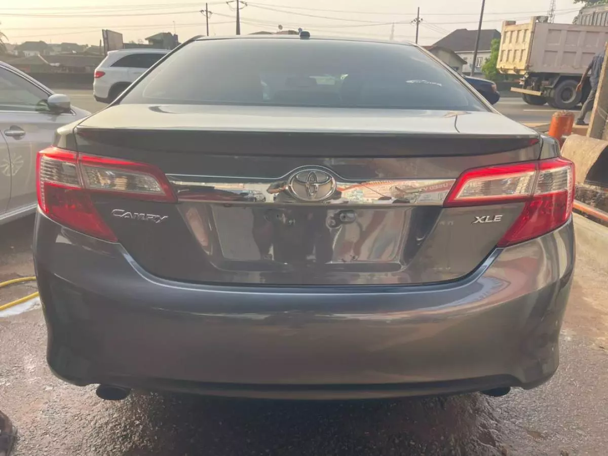 Toyota Camry   - 2013