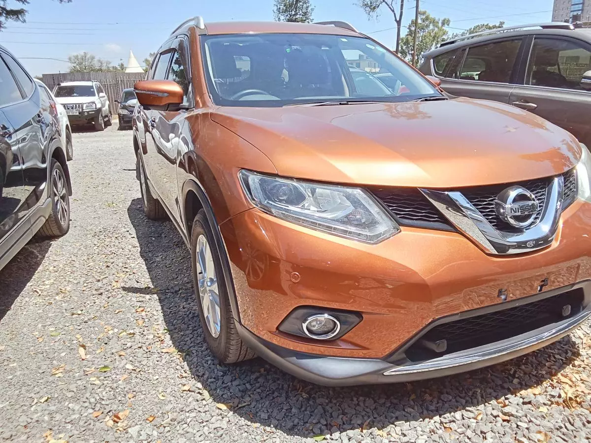 Nissan X-Trail   - 2016