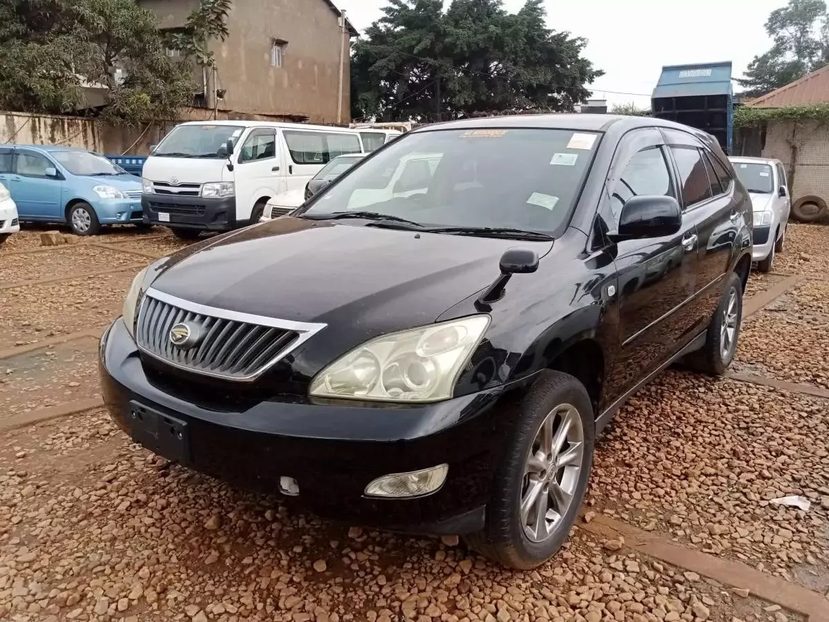 Toyota Harrier   - 2011