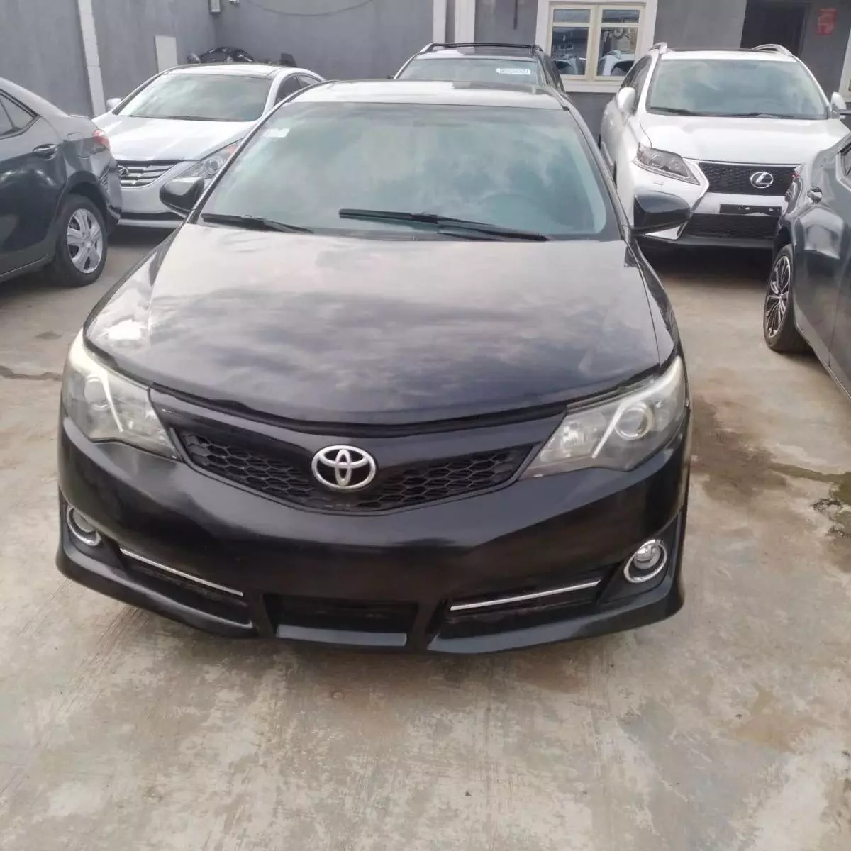 Toyota Camry   - 2012