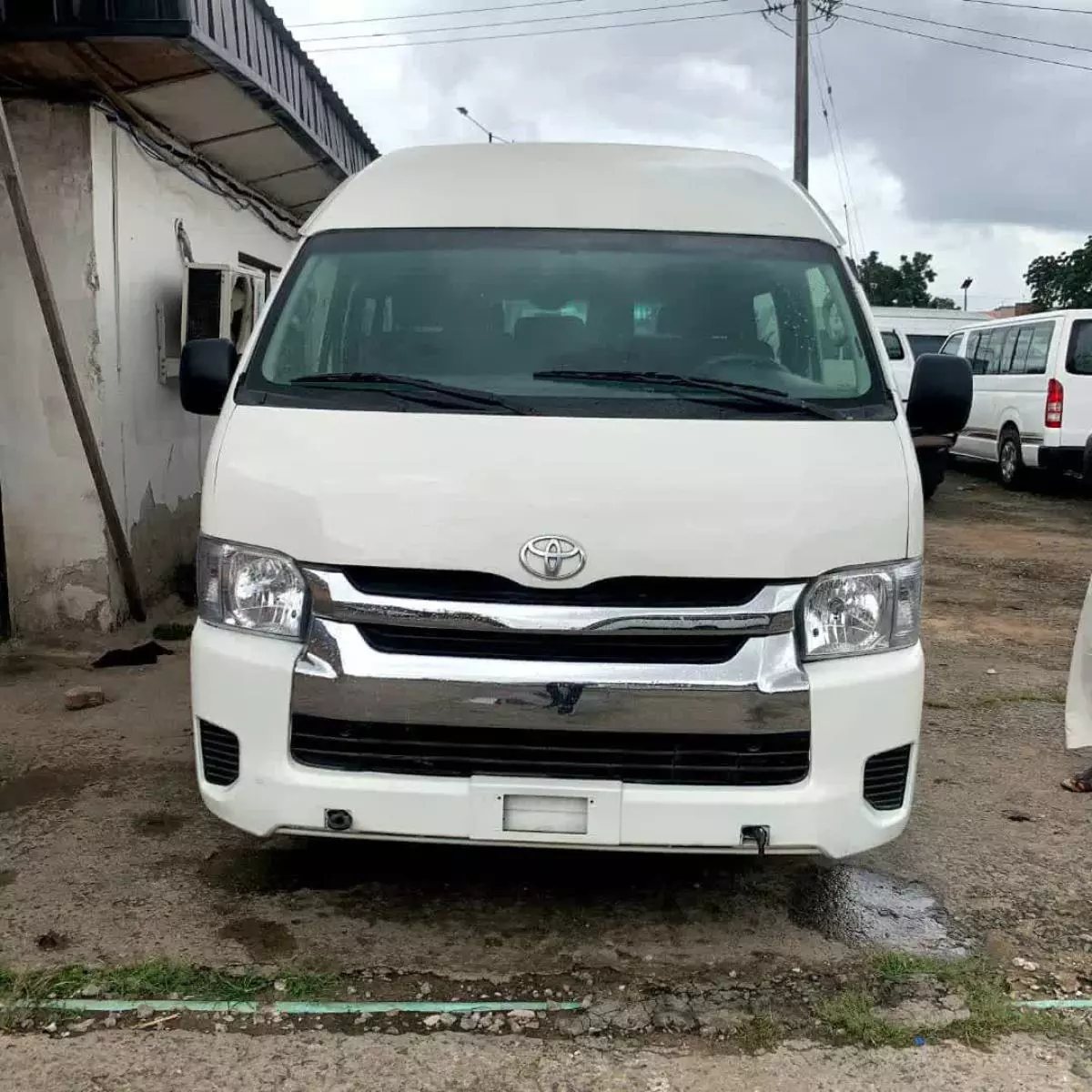 Toyota Hiace   - 2016