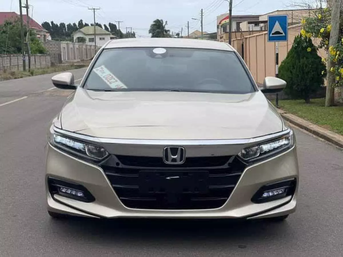 Honda Accord   - 2018