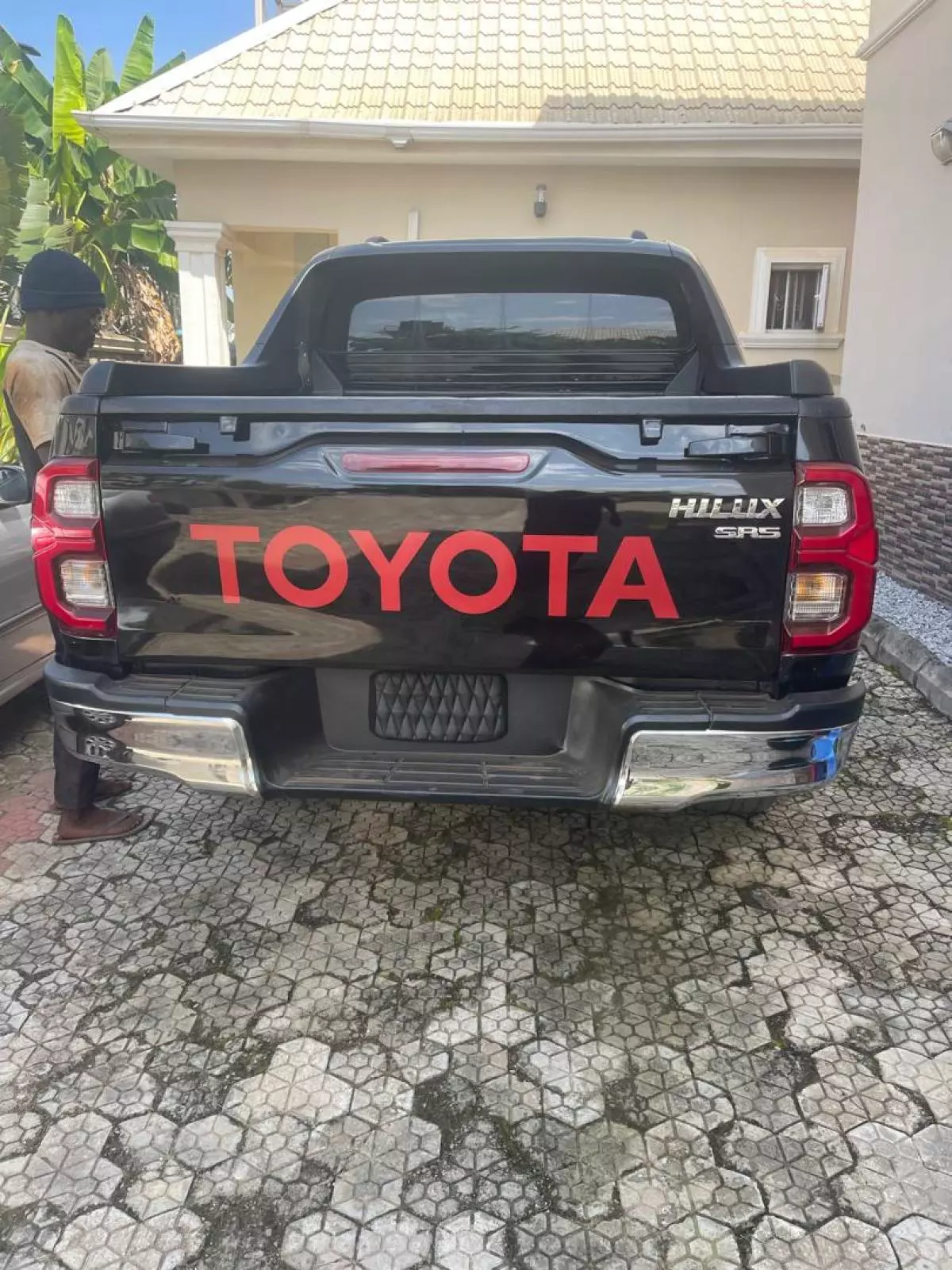 Toyota Hilux   - 2014