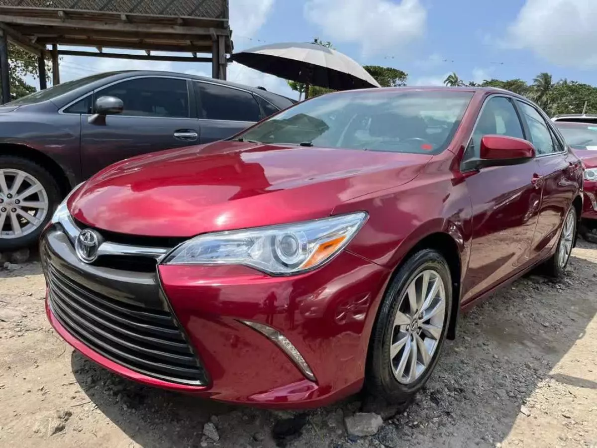 Toyota Camry   - 2018