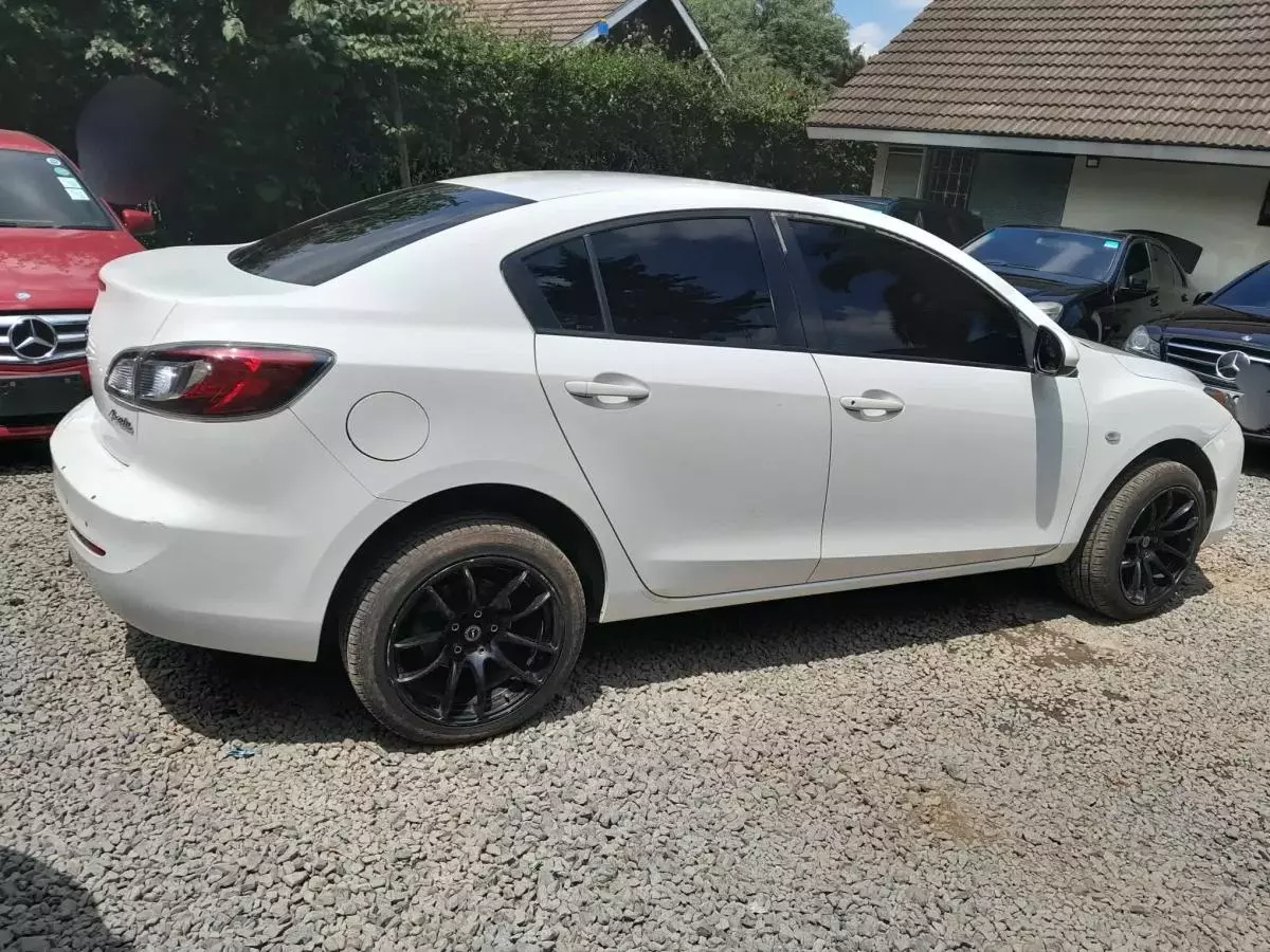 Mazda Axela  - 2013