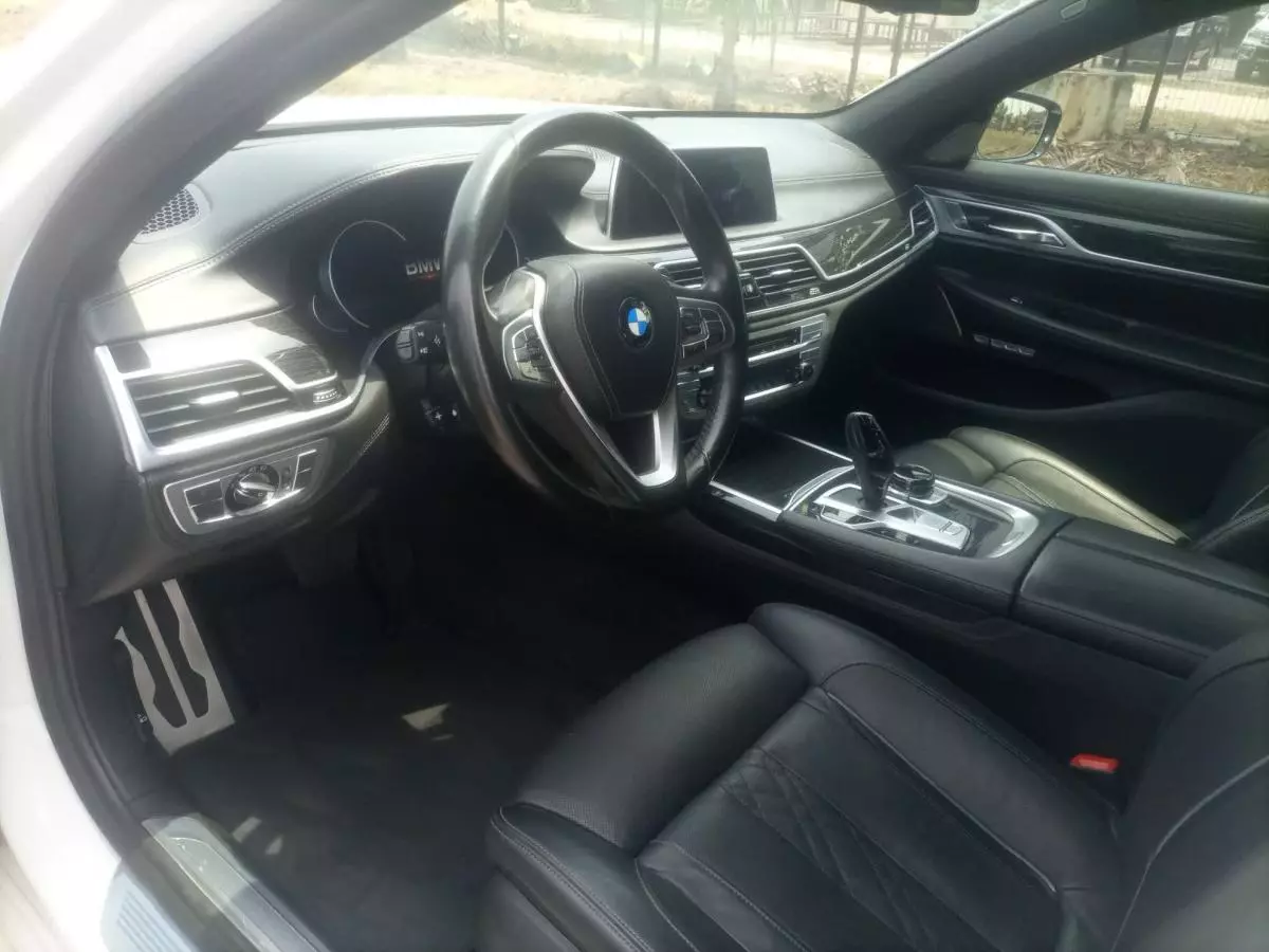 BMW 750 - 2018