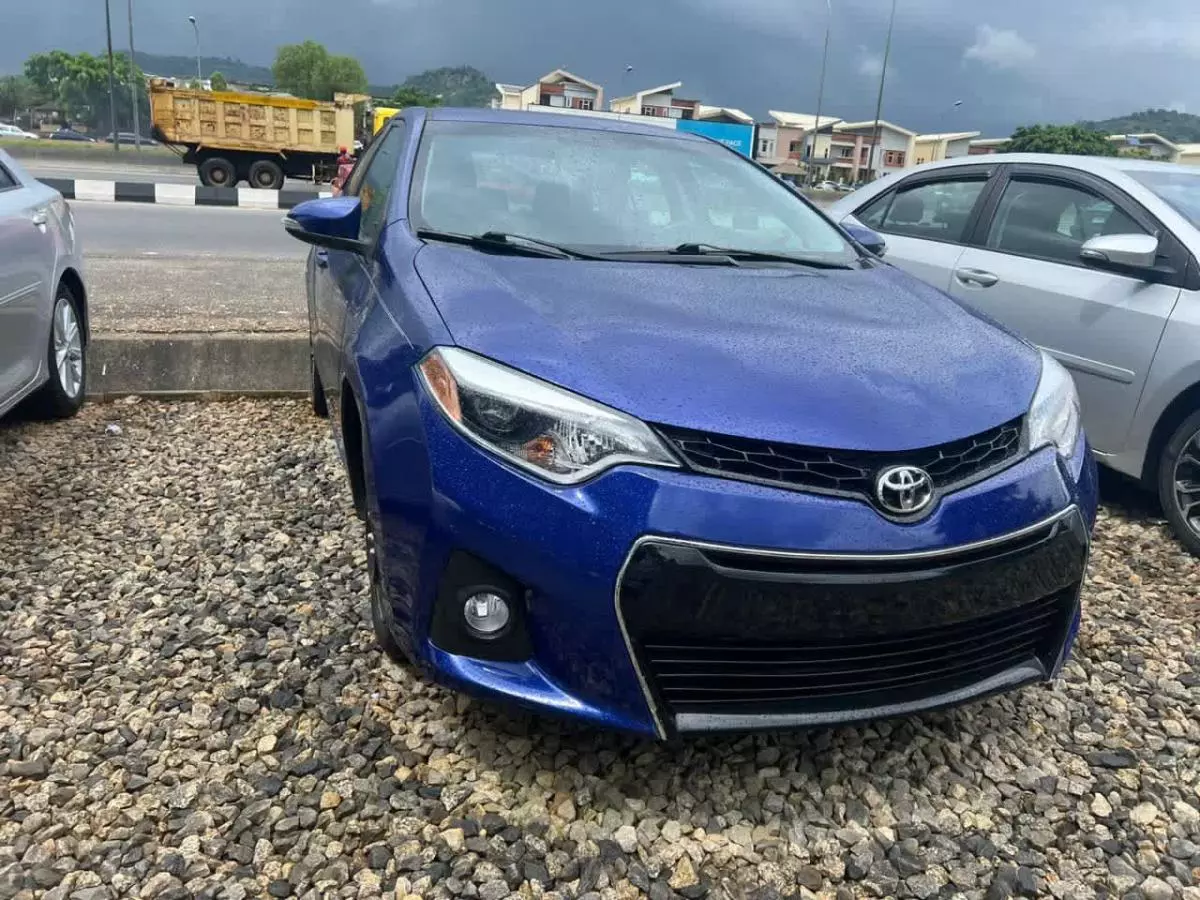 Toyota Corolla   - 2014