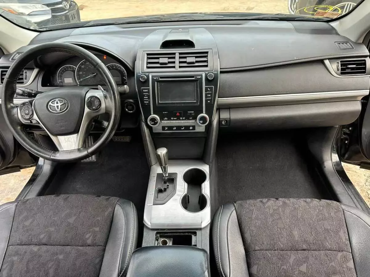 Toyota Camry   - 2014