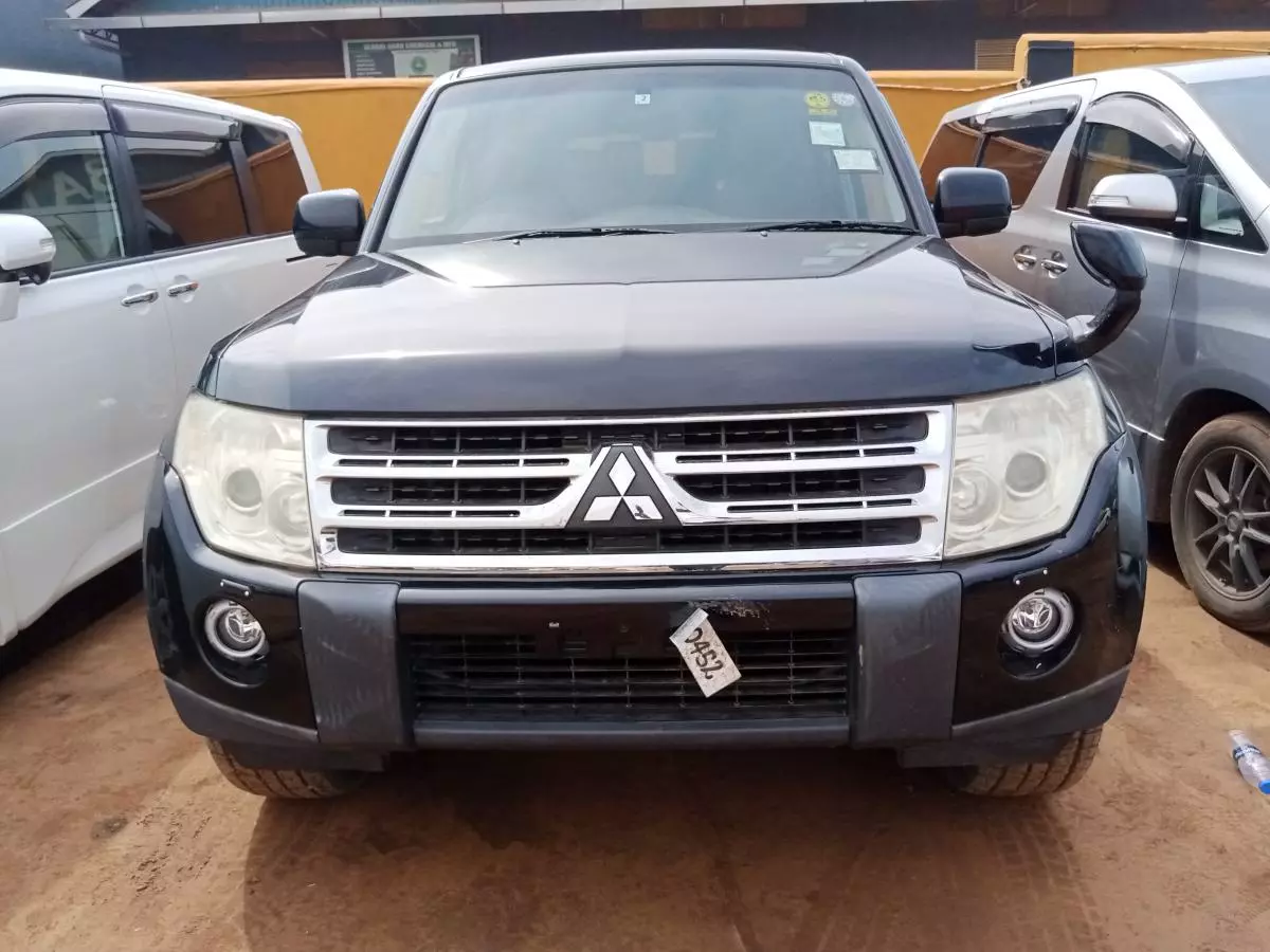 Mitsubishi Pajero   - 2009