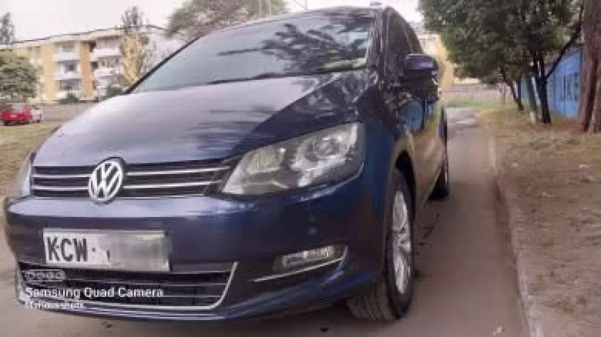 Volkswagen Sharan   - 2012