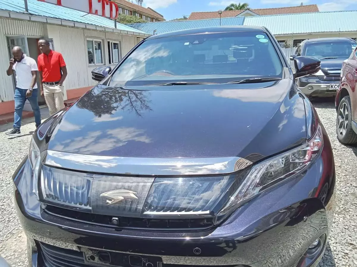 Toyota Harrier   - 2016